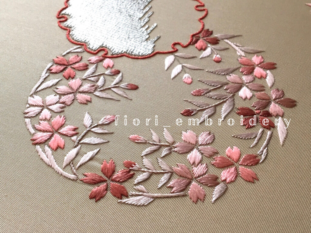 日本刺繍】季節の花丸紋 春の桜と夏の菖蒲 | atelier di fiori embroidery